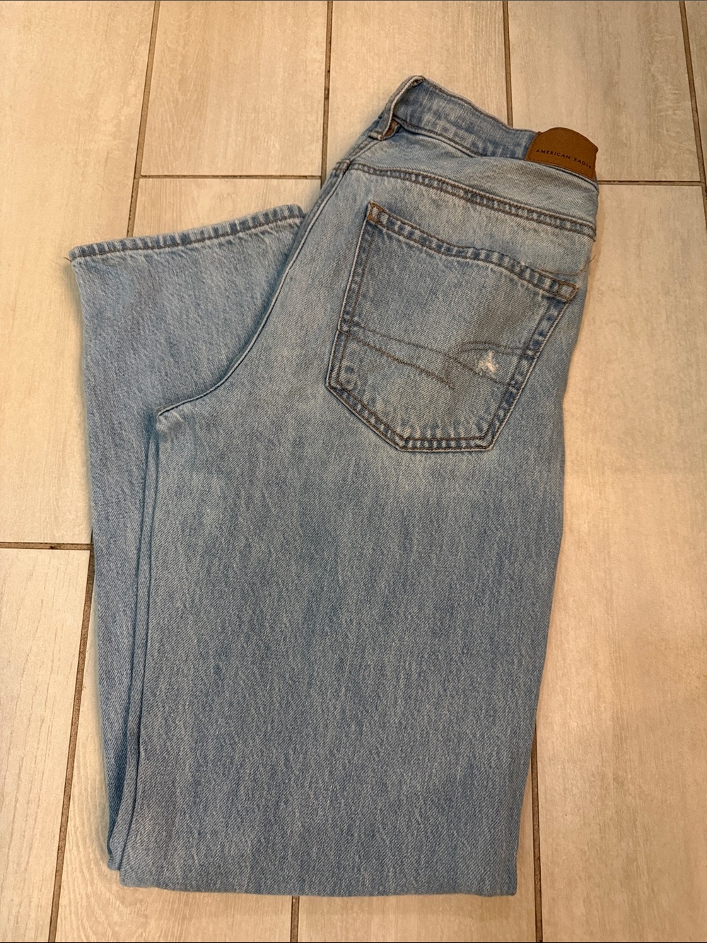 American Eagle Outfitters 90s Straight Distressed Women 4 Light Wash Mom Jeans
